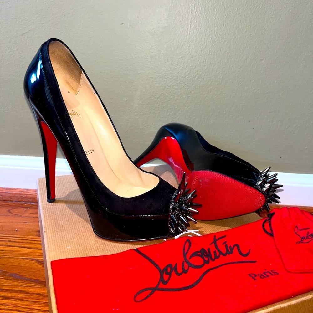 💢SOLD💢 Christian Louboutin “Asteroid”